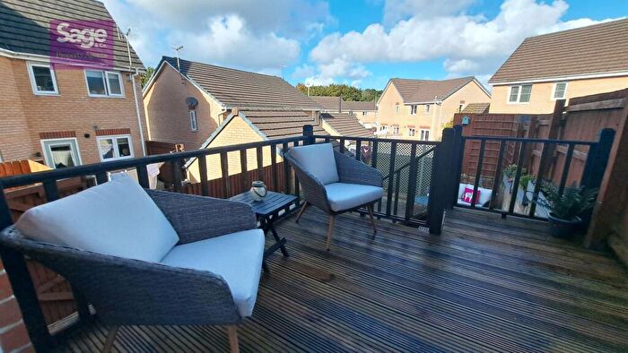 3 Bedroom Semi-Detached House For Sale In Woodside Drive, Newbridge, NP11