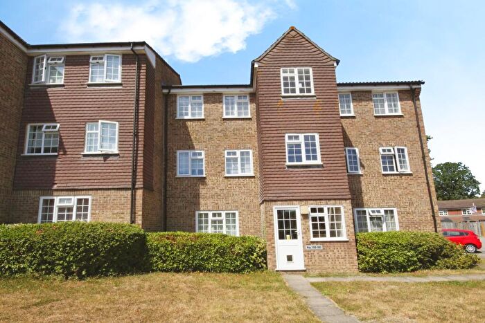1 Bedroom Apartment To Rent In Crofton Close, Bracknell, RG12