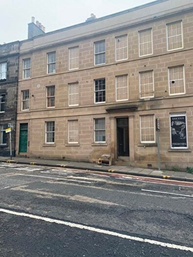 4 Bedroom Flat To Rent In Montrose Terrace, Edinburgh, EH7