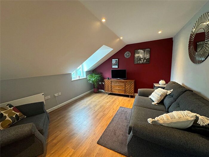 1 Bedroom Flat For Sale In Hemel Hempstead Road, Redbourn, St. Albans, Hertfordshire, AL3