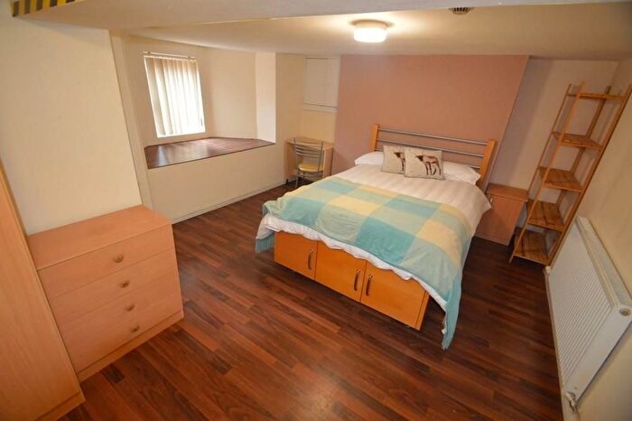 3 Bedroom Semi-Detached House To Rent In Whitehall Road, Uxbridge, UB8