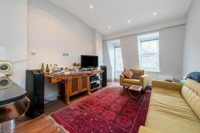 2 Bedroom Flat To Rent In Weymouth Mews, Maylebone, W1G