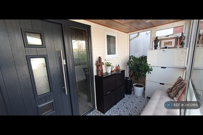 3 Bedroom Semi-Detached House To Rent In Arundel Court, Bishopston, Bristol, BS7