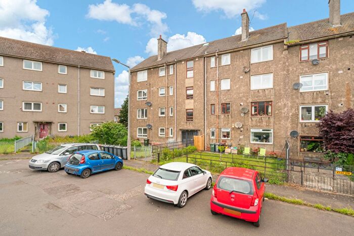 3 Bedroom Flat For Sale In / Wester Drylaw Row, Edinburgh, EH4