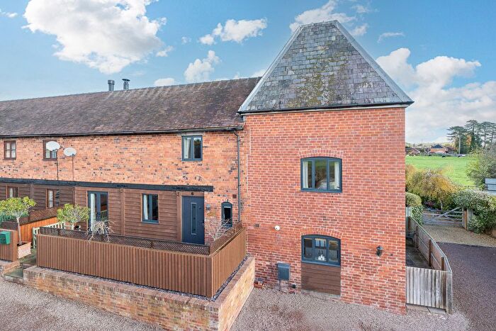 3 Bedroom Terraced House For Sale In Lineage Court, Burford, WR15