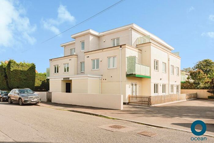 2 Bedroom Flat To Rent In Madison Court- Downend, BS16