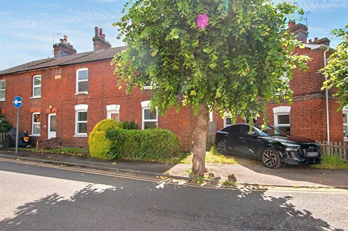2 Bedroom End Terrace House For Sale In Danvers Road, Tonbridge, TN9