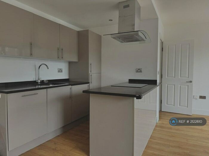 2 Bedroom Flat To Rent In Waterhouse Street, Hemel Hempstead, HP1