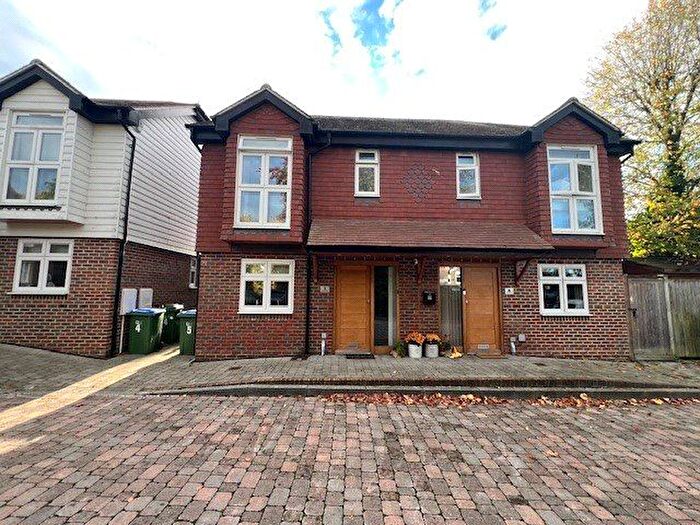 3 Bedroom Detached House For Sale In Brighton Road, Horsham, West Sussex, RH13