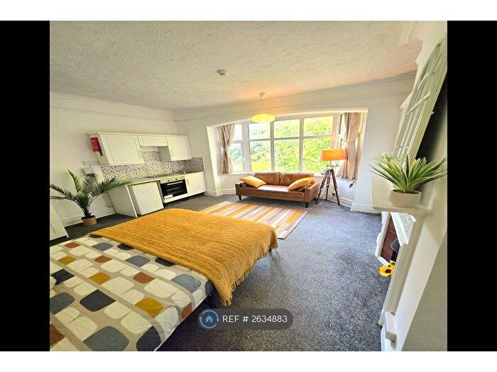 1 Bedroom Flat To Rent In Queens Park Gardens, Bournemouth, BH8