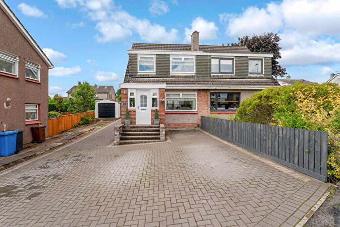 3 Bedroom Semi-Detached House For Sale In Farm Road, Duntocher, G81