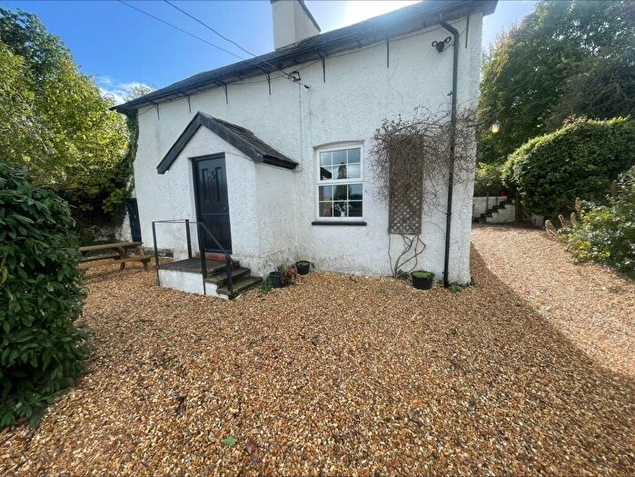 3 Bedroom House To Rent In Llangernyw, LL22