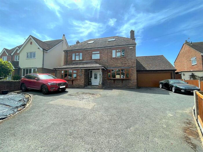 4 Bedroom Detached House For Sale In The Trefoil, Norton, Faversham, ME13