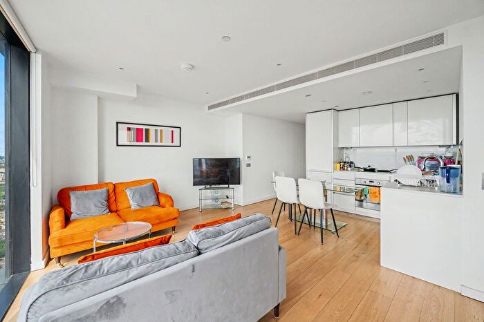 2 Bedroom Flat For Sale In Walworth Road, Elephant And Castle, London, SE1