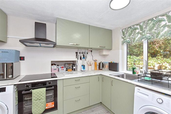 3 Bedroom Detached House For Sale In Ruckinge Road, Hamstreet, Ashford, Kent, TN26