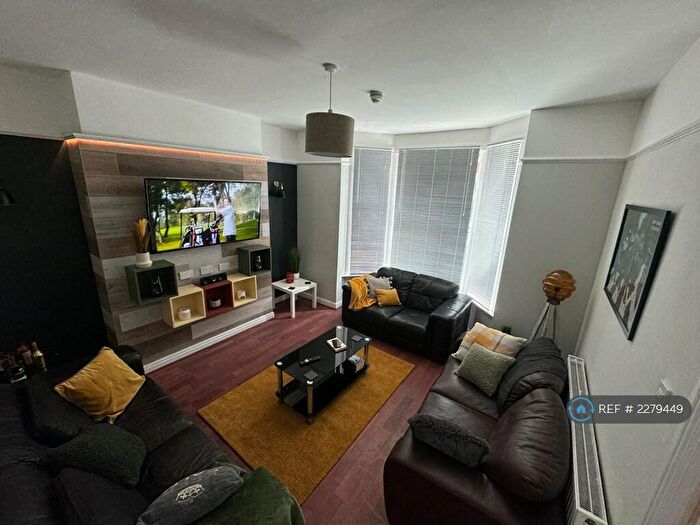 7 Bedroom Terraced House To Rent In Stalbridge Avenue, Liverpool, L18