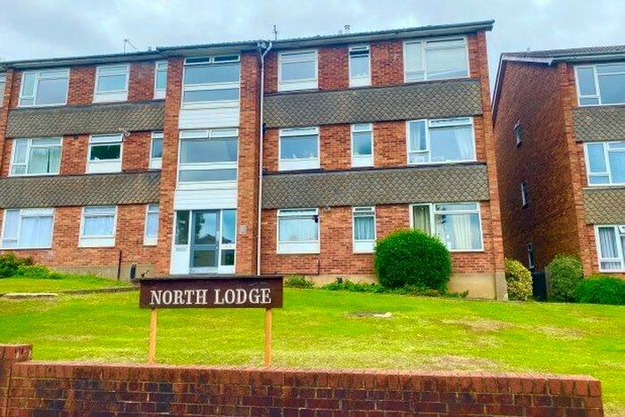 2 Bedroom Flat To Rent In Somerset Road, New Barnet, EN5