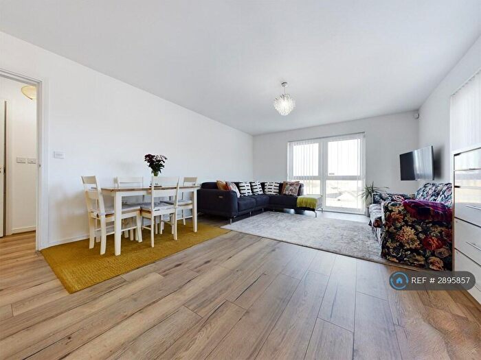 2 Bedroom Flat To Rent In Temple Hill, Dartford, DA1