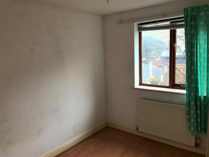 2 Bedroom Semi-Detached House For Sale In South Park Mews, Brierley Hill, DY5