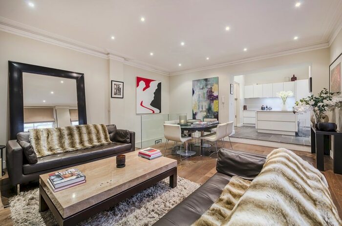 2 Bedroom Flat To Rent In Ashburn Place, London, SW7