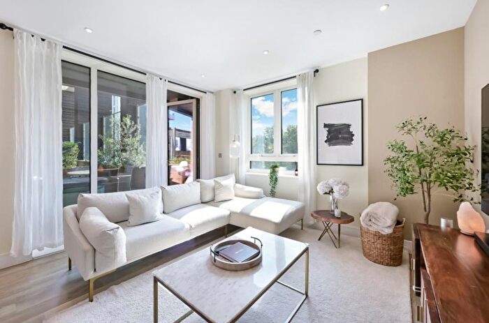 2 Bedroom Flat For Sale In York Road, London, SW11