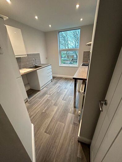 2 Bedroom Flat To Rent In Upper Holland Road, Sutton Coldfield, West Midlands, B72