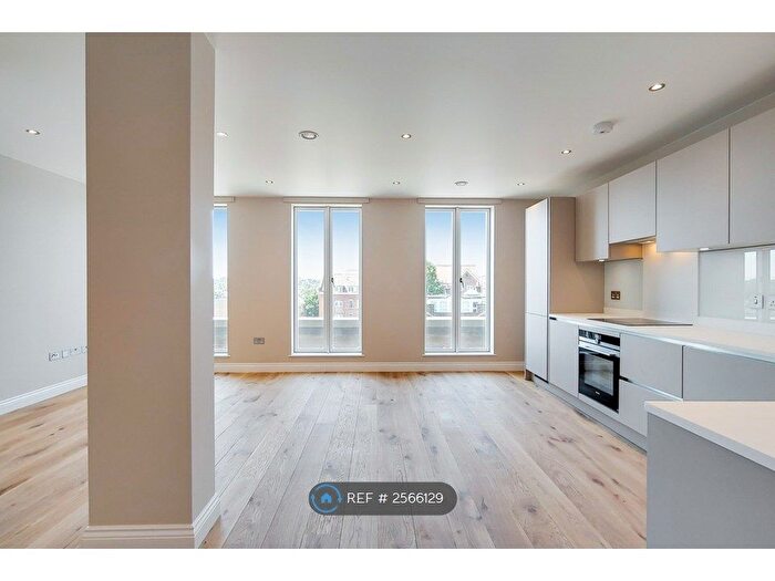 2 Bedroom Flat To Rent In Holloway Road, London, N19