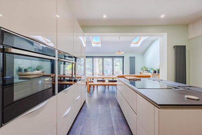 5 Bedroom Detached House For Sale In Leigh Cliff Road, Leigh-On-Sea, SS9