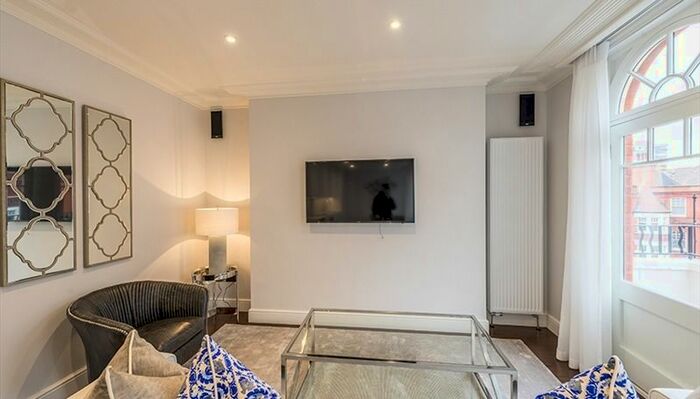 3 Bedroom Flat To Rent In King Street, London, Greater London, W6