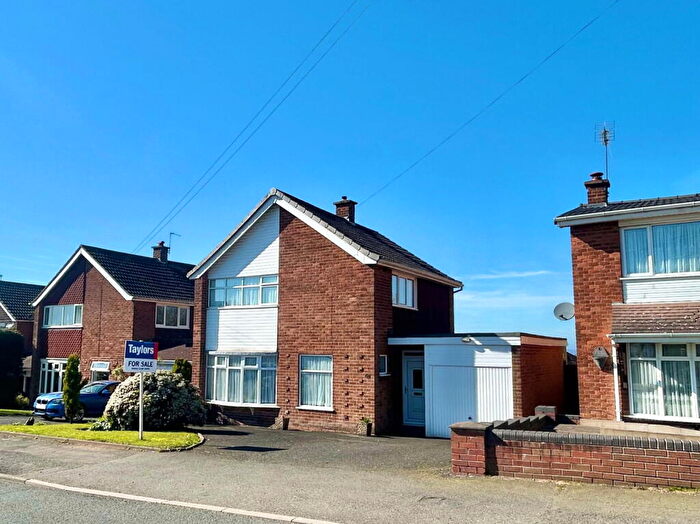 3 Bedroom Detached House For Sale In Sandyfields Road, Sedgley, DY3