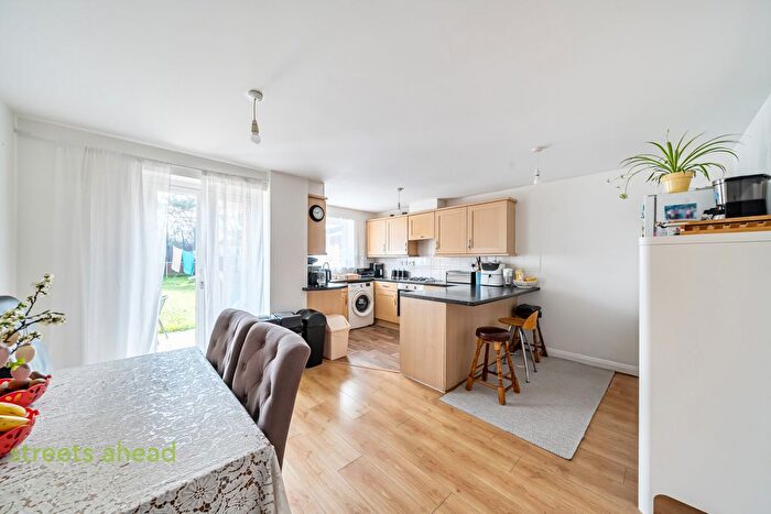 5 Bedroom Terraced House For Sale In Manning Gardens, Croydon, CR0