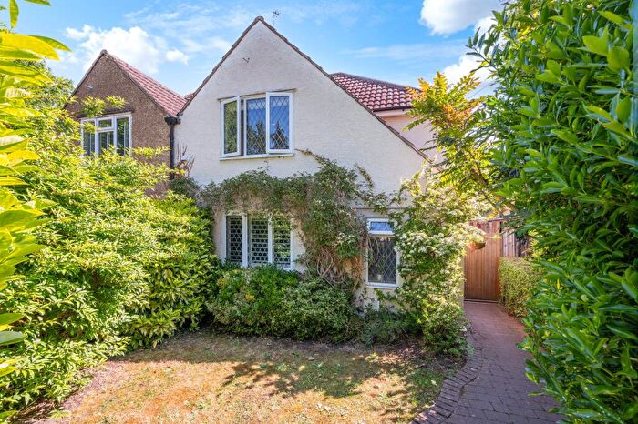 3 Bedroom Semi Detached House For Sale In Ewell Road, Long Ditton, KT6