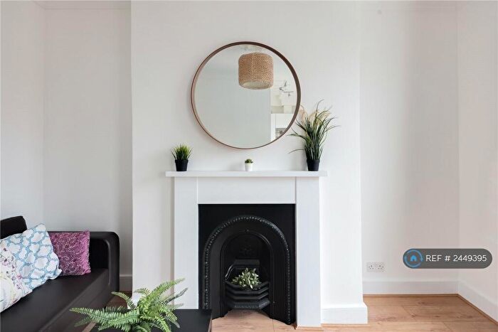 1 Bedroom Flat To Rent In Abersham Rd, Hackney, E8