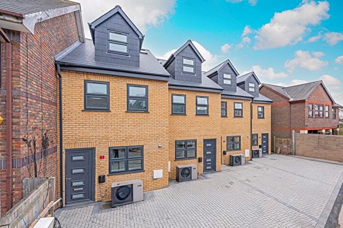 3 Bedroom Terraced House To Rent In Palmerston Road, Sutton, SM1