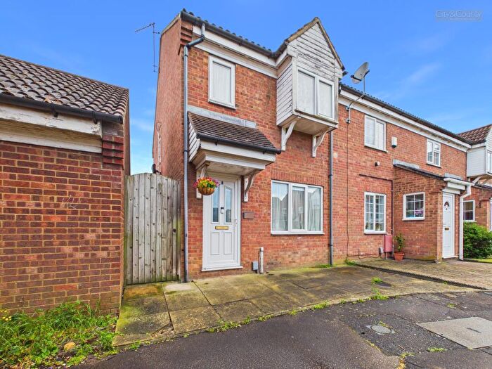 3 Bedroom End Of Terrace House For Sale In Eaglesthorpe, Peterborough, PE1