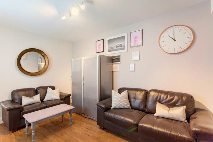 6 Bedroom Terraced House To Rent In Malefant Street, Cardiff, CF24