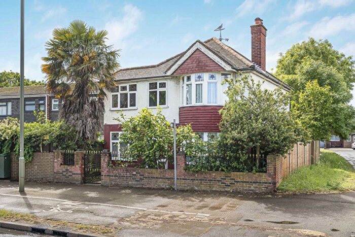 4 Bedroom Detached House For Sale In Staines Road West, Sunbury-On-Thames, Surrey, TW16
