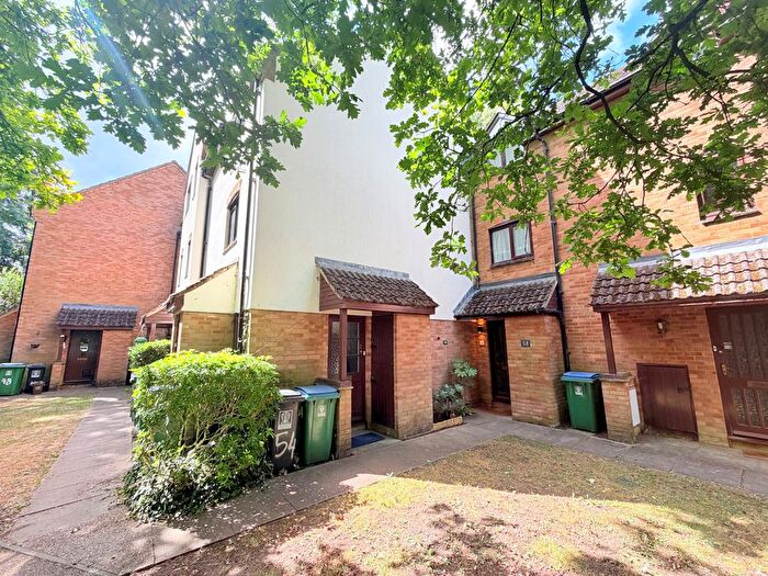 Studio For Sale In Ravenscroft, Watford, WD25