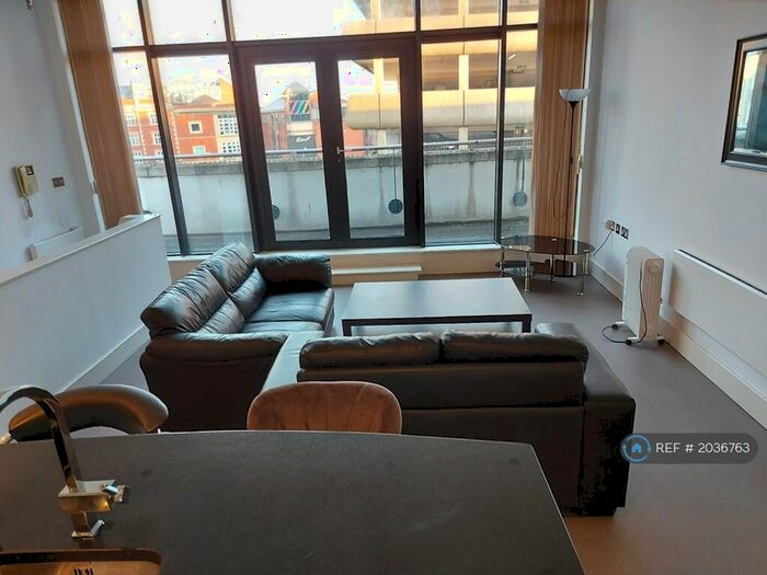 2 Bedroom Flat To Rent In The Axis, Nottingham, NG1