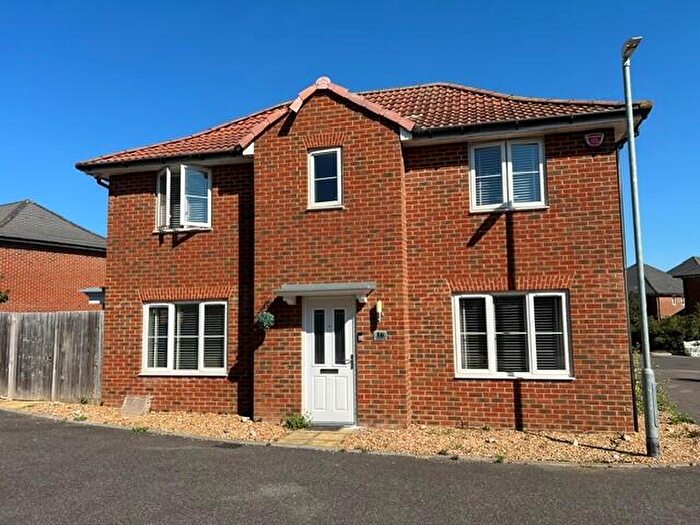 3 Bedroom Detached House To Rent In Lamplight Gardens, Aylesham, CT3