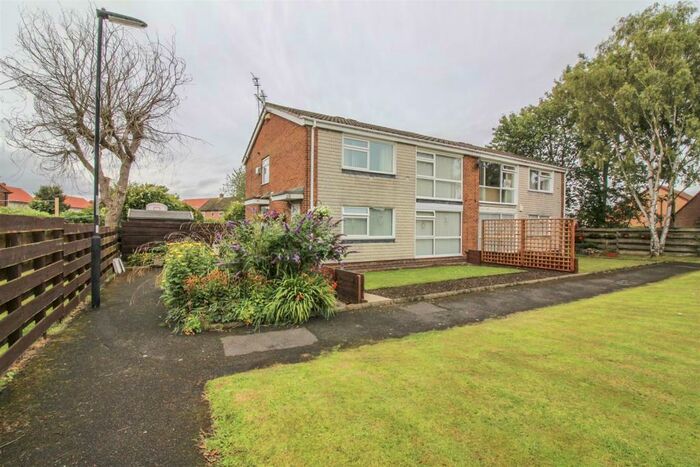 2 Bedroom Flat To Rent In Beacon Drive, Wideopen, NE13