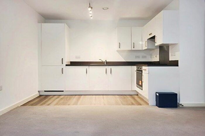 1 Bedroom Flat To Rent In Electric Close, Godalming, GU7