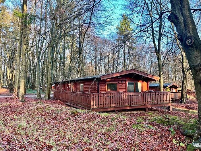 3 Bedroom Chalet To Rent In Kenwick, Louth, LN11