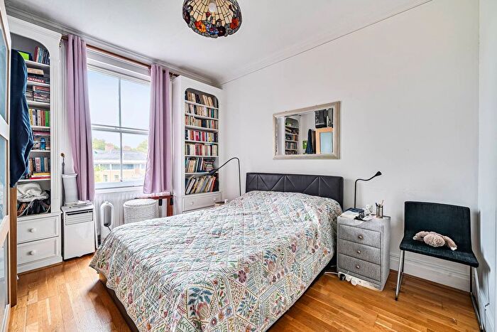3 Bedroom Flat To Rent In Lower Sloane Street, Chelsea, London, SW1W