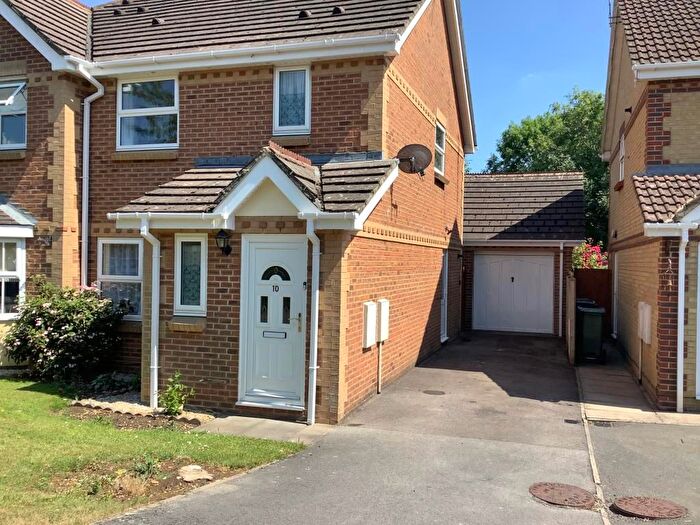 3 Bedroom Property To Rent In Acacia Close, Chippenham, SN14