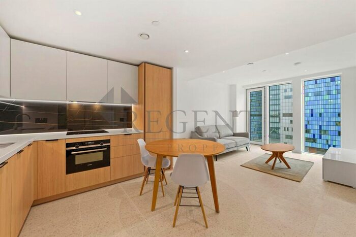 Apartment To Rent In Bouchon Point, Cendal Crescent, E1