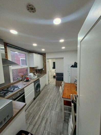 4 Bedroom Flat To Rent In Terront Road, London, N15
