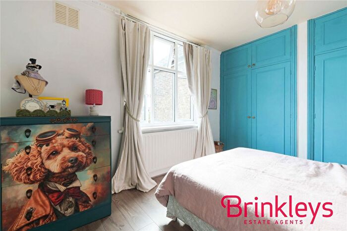 1 Bedroom Flat To Rent In Vineyard Hill Road, London, SW19