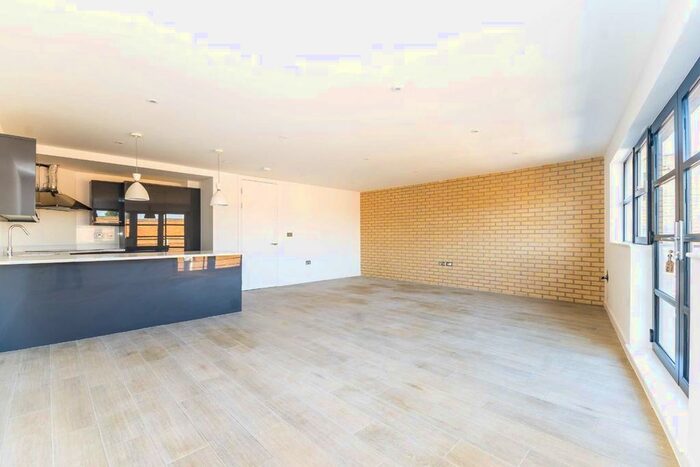 2 Bedroom Flat To Rent In Kings Mall, King Street, London, W6