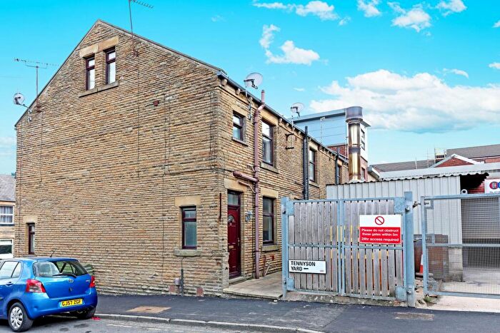 2 Bedroom End Of Terrace House For Sale In Peel Street, Morley, LS27